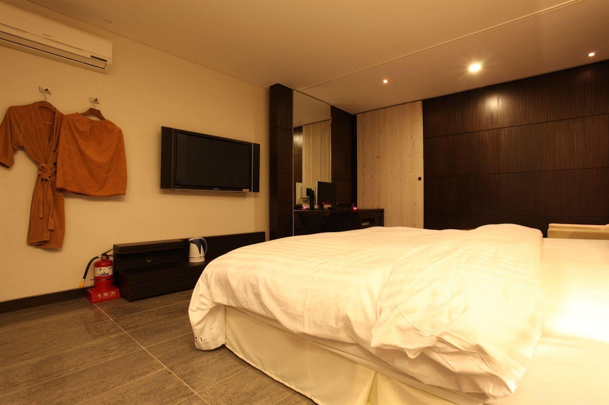 Yeongdeungpo Lifestyle F Hotel Seúl Exterior foto